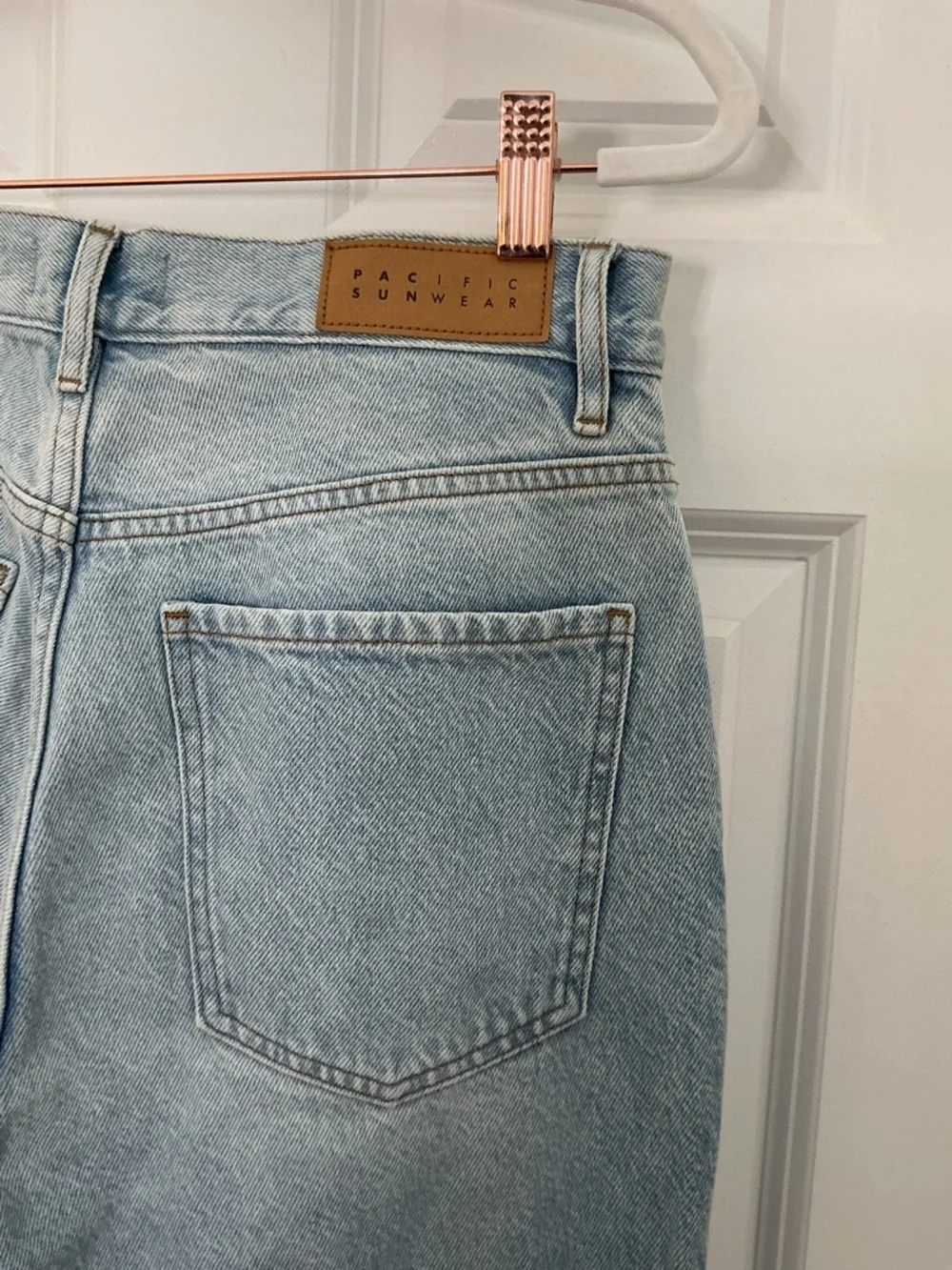 PacSun Light Wash High Rise Distressed Straight Jeans Chic Denim - Picture 6 of 11